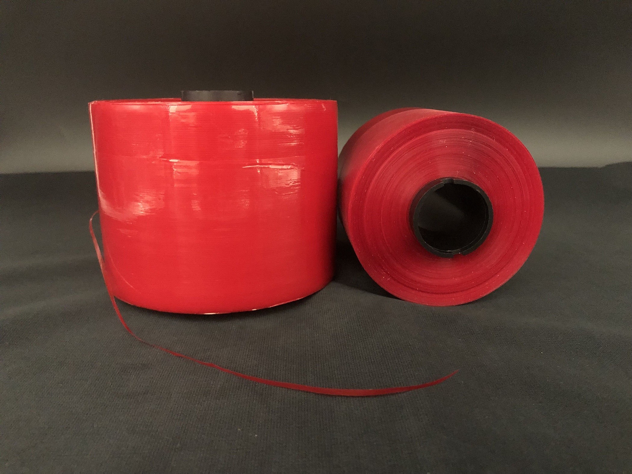 5mm τεράστια ρόλων συγκολλητική συνήθειας ταινία δακρυ'ων ασφάλειας κόκκινη για την τσάντα εγγράφου DHL που συσκευάζει και ανοικτή