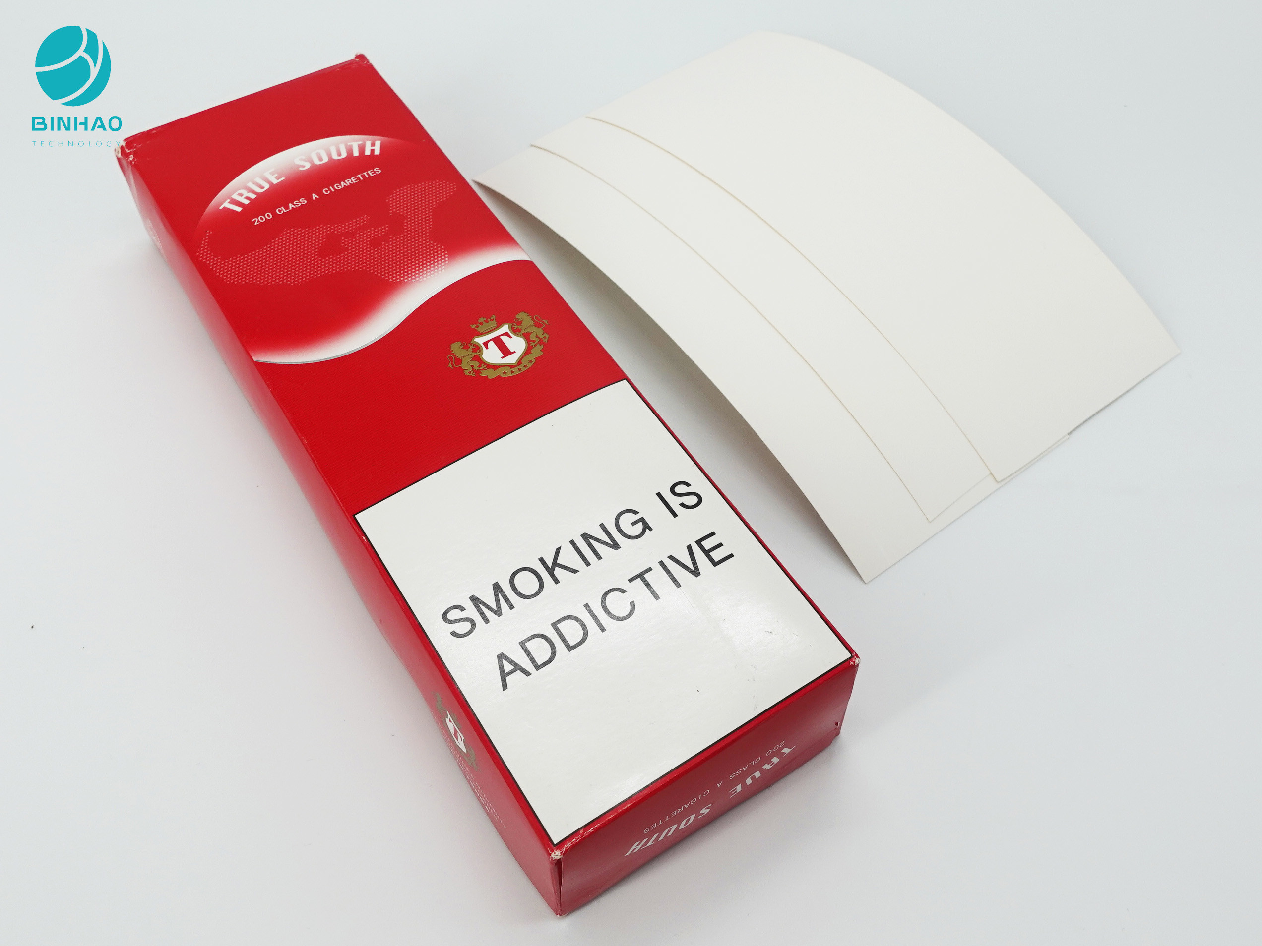 Σαφές συσκευάζοντας έγγραφο χαρτονιού πακέτων ορθογωνίων καπνών με το σχέδιο συνήθειας